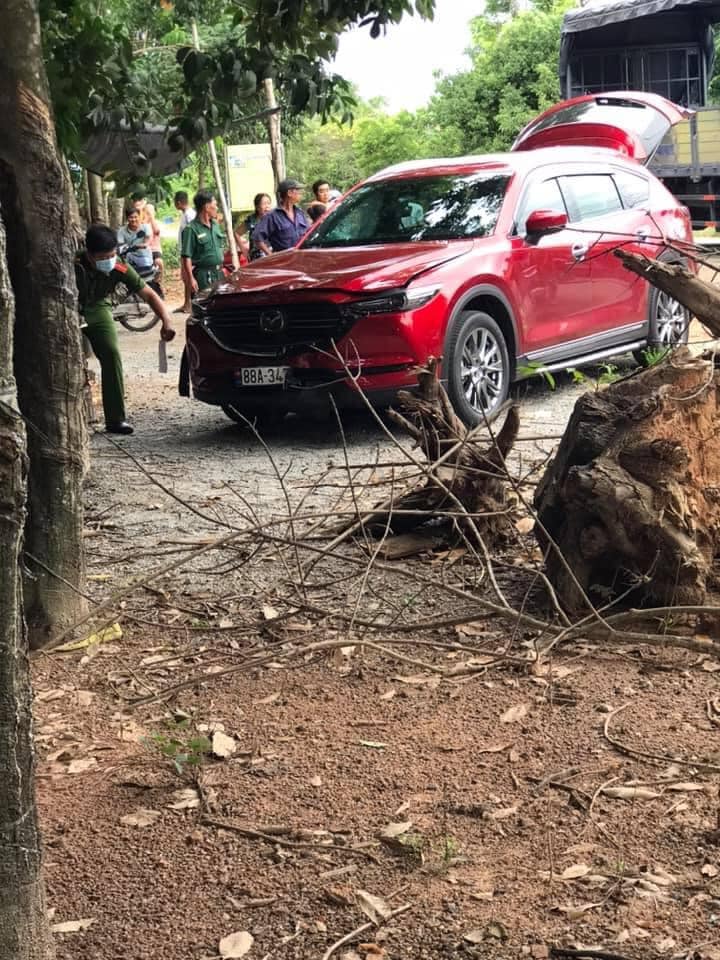 Chiếc Mazda CX-5 tại hiện trường vụ tai nạn