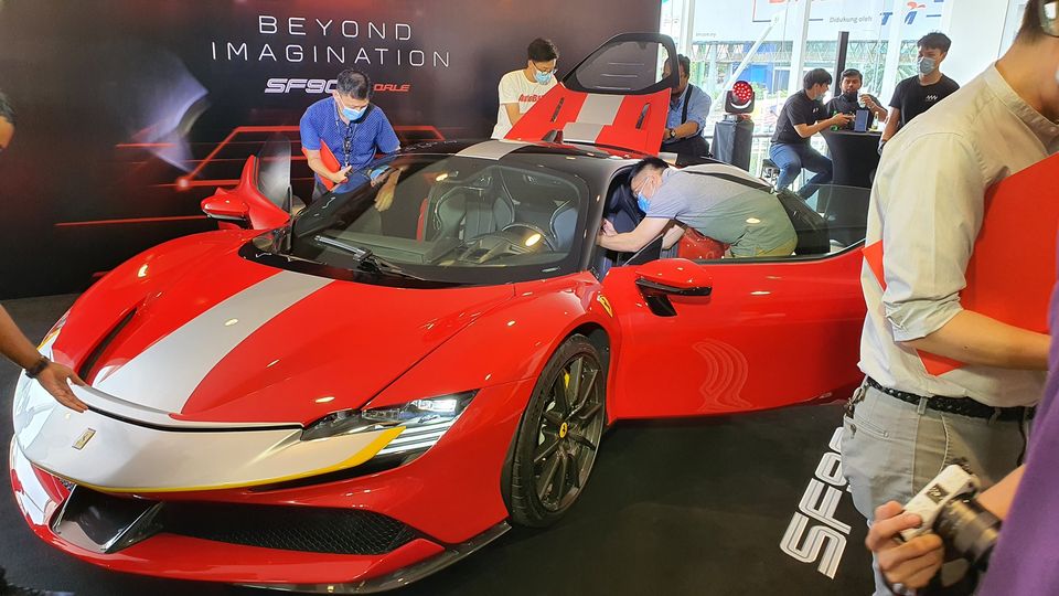Ferrari SF90 Stradale tiếp tục đặt chân đến Đông Nam Á nhưng đáng tiếc không phải Việt Nam