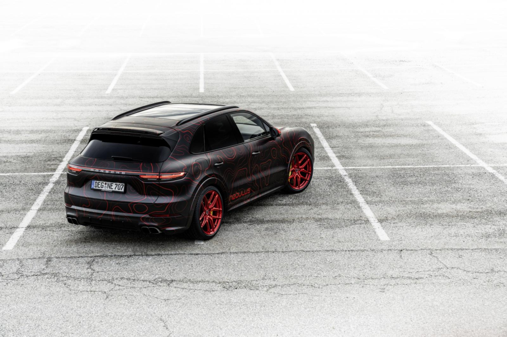 Chiếc xe giờ đây sản sinh 948 mã lực, mạnh hơn 400 mã lực so với bản Cayenne Turbo chính hãng Chiếc xe giờ đây sản sinh 948 mã lực, mạnh hơn 400 mã lực so với bản Cayenne Turbo chính hãng