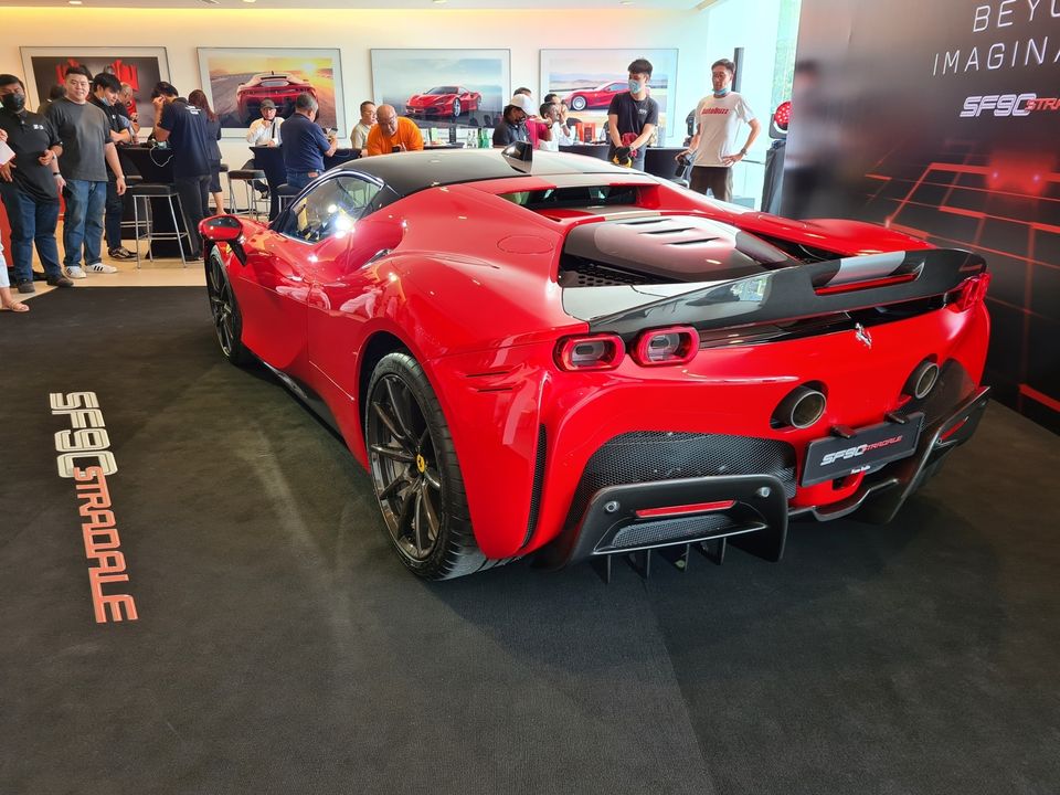 Hiện kh&ocirc;ng r&otilde; c&oacute; đại gia Malaysia n&agrave;o đặt mua Ferrari SF90 Stradale hay chưa