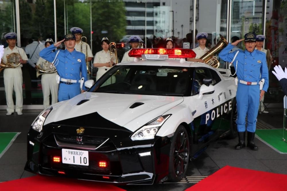 Chiếc siêu xe Nissan GT-R được giao cho lực lượng cảnh sát tỉnh Tochigi trong một buổi lễ đặc biệt vào năm 2018