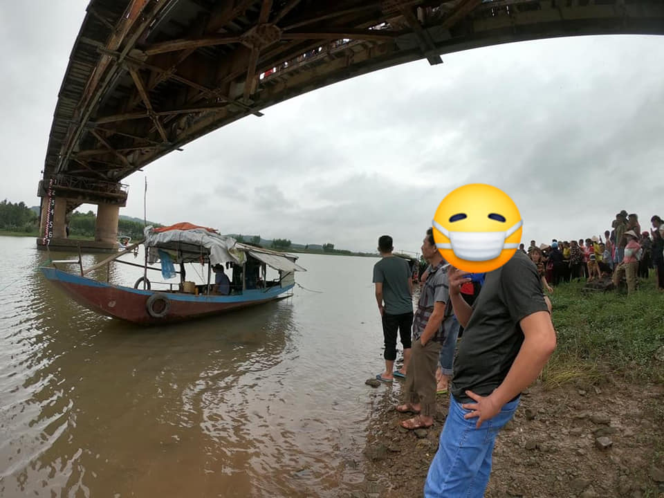 Lực lượng chức năng tổ chức tìm kiếm 2 nạn nhân