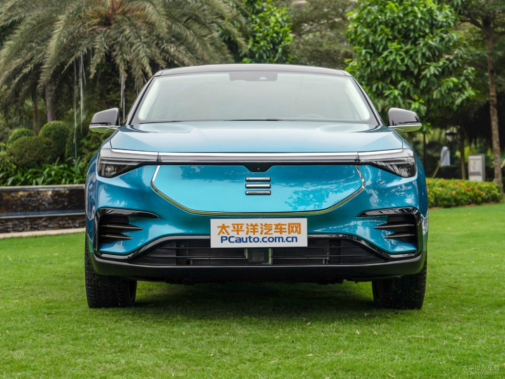 Trực diện đầu xe của Enovate ME7