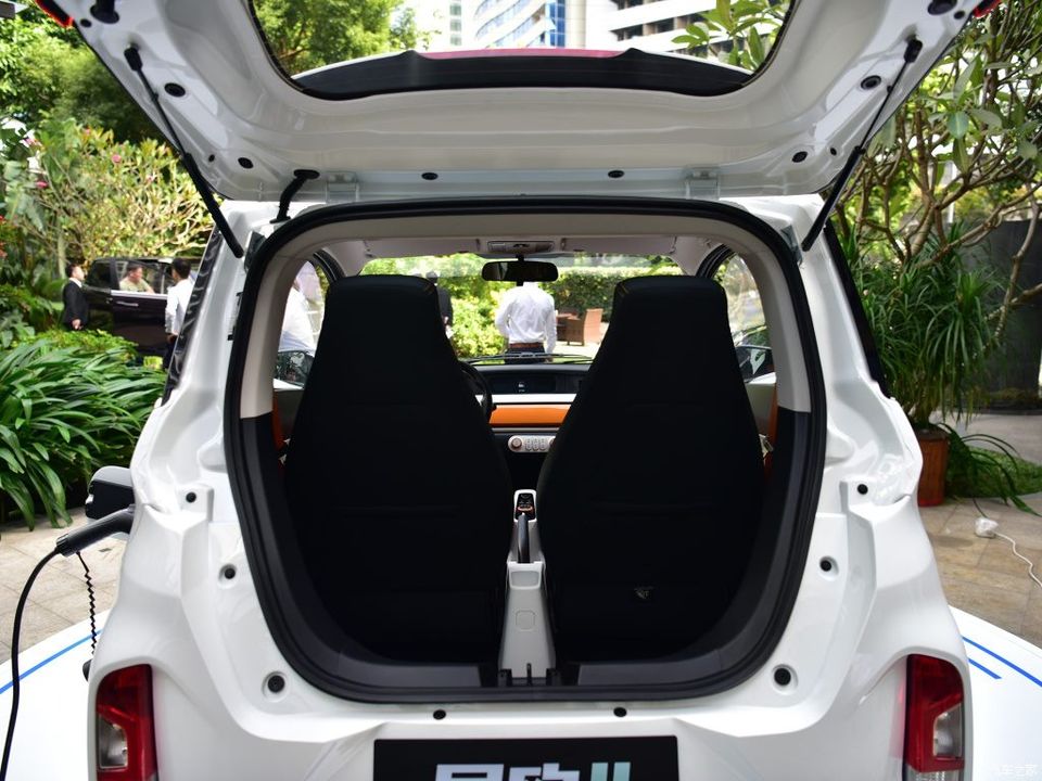 Oshan Neo II c&oacute; 2 phi&ecirc;n bản với gi&aacute; từ 39.900 - 42.900 Nh&acirc;n d&acirc;n tệ