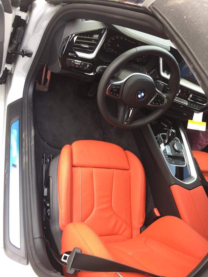 Bên trong khoang lái chiếc xe thể thao BMW Z4 2020 đầu tiên về Việt Nam Bên trong khoang lái chiếc xe thể thao BMW Z4 2020 đầu tiên về Việt Nam