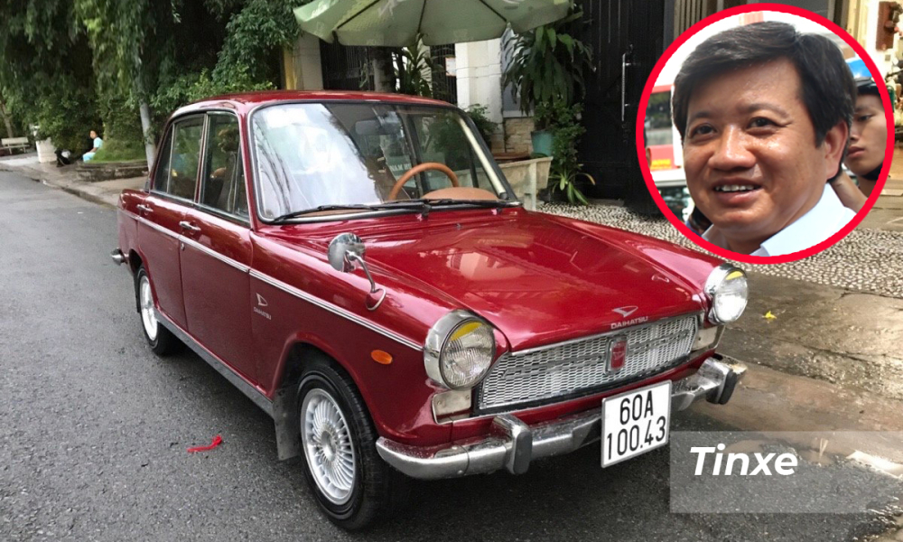 Ông Đoàn Ngọc Hải rao bán chiếc xe cổ Daihatsu của mình cùng 4 chiếc áo có chữ ký các cầu thủ Việt Nam để lấy tiền xây nhà từ thiện cho người nghèo.