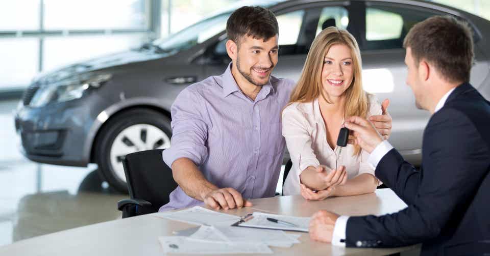 Phụ thuộc vào yêu cầu của mỗi ngân hàng khác nhau mà bạn cần chuẩn bị cho mình những loại giấy tờ cần thiết. Phụ thuộc vào yêu cầu của mỗi ngân hàng khác nhau mà bạn cần chuẩn bị cho mình những loại giấy tờ cần thiết.