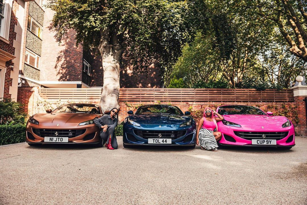 Nh&agrave; c&oacute; 3 n&agrave;ng ti&ecirc;n n&ecirc;n tỷ ph&uacute; Nigeria mua hẳn 3 chiếc si&ecirc;u xe Ferrari Portofino để tặng