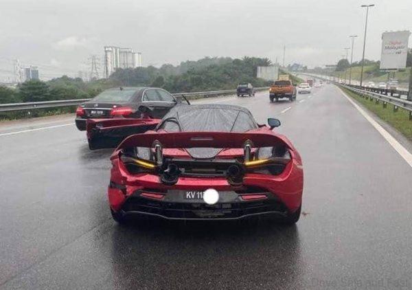H&igrave;nh ảnh si&ecirc;u xe McLaren 720S m&agrave;u đỏ gặp nạn tr&ecirc;n cao tốc ở Malaysia v&agrave;o chiều h&ocirc;m qua