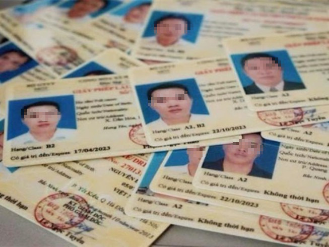 không có bằng lái xe phạt bao nhiêu tiền