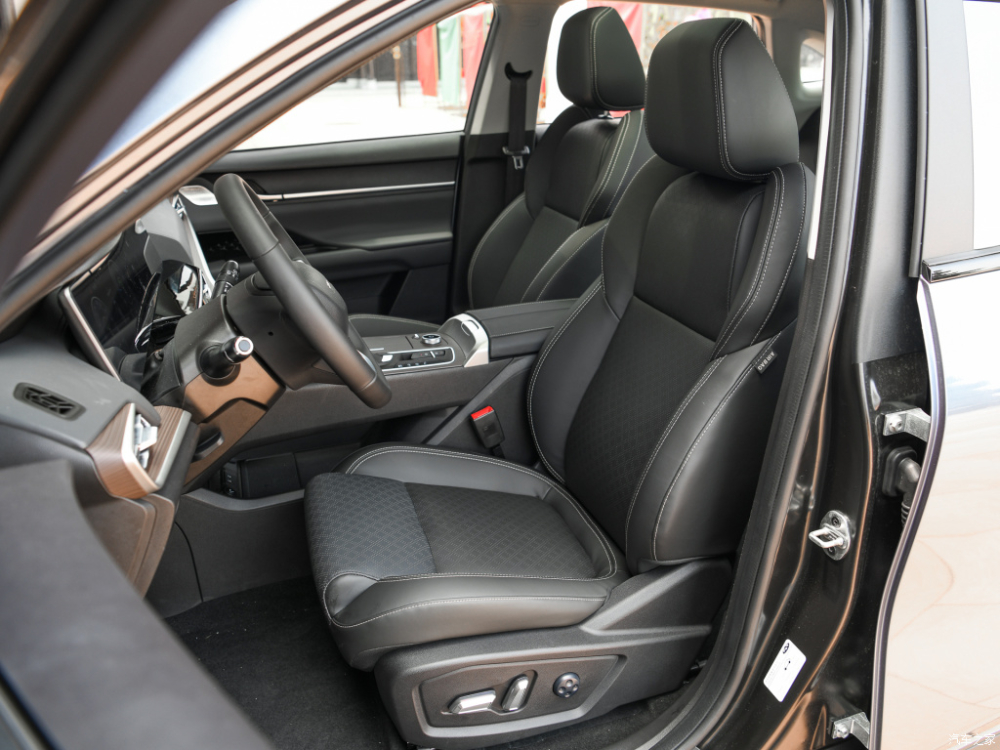 H&agrave;ng ghế trước&nbsp;của Chery Ant