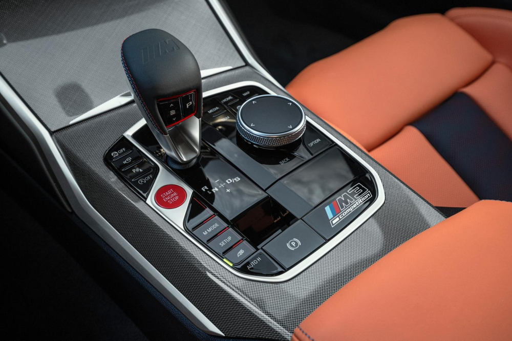 Cụm điều khiển trung tâm của BMW M3 2021 Cụm điều khiển trung tâm của BMW M3 2021