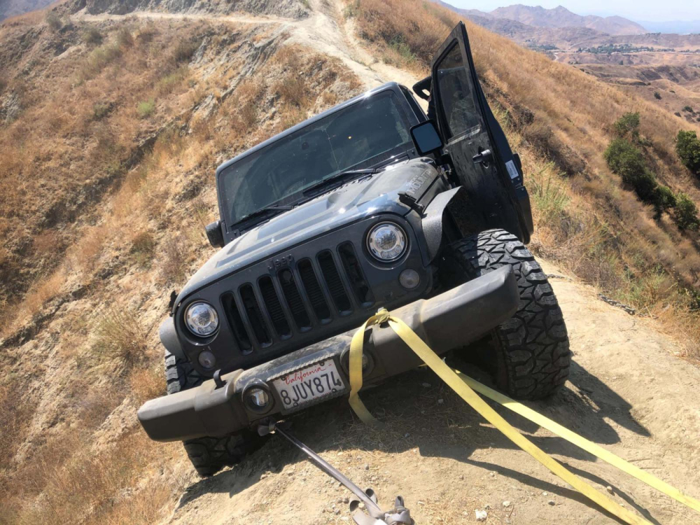 Chiếc Jeep Wrangler này chuẩn bị được giải cứu