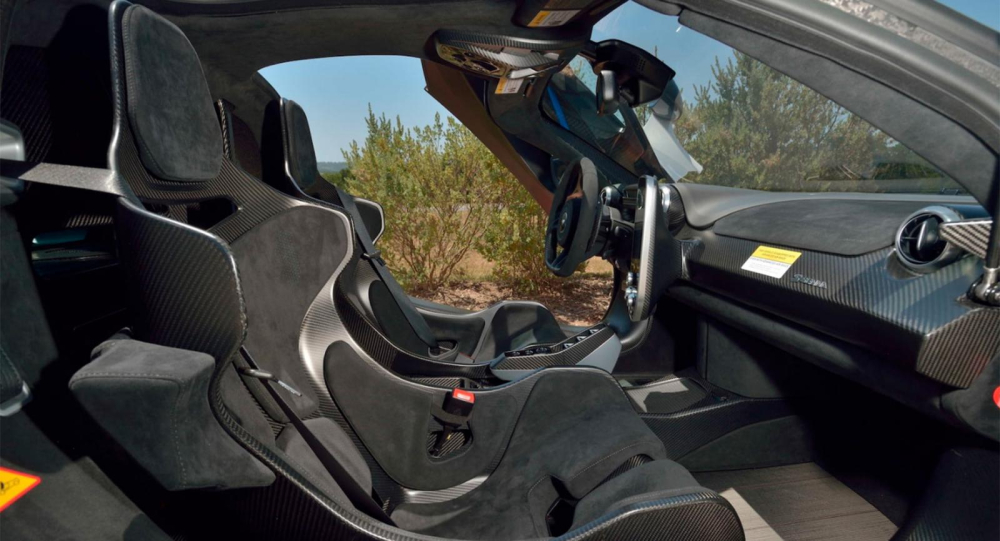 Chiếc xe McLaren Senna n&agrave;y c&oacute; d&agrave;n loa trị gi&aacute; 131 triệu đồng