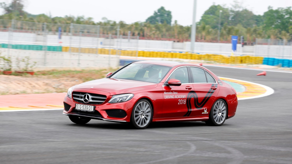 MBDE 2020 sẽ đem tới cho kh&aacute;ch h&agrave;ng những trải nghiệm tốc độ c&ugrave;ng xe Mercedes-Benz c&ugrave;ng c&aacute;c b&agrave;i học kỹ năng l&aacute;i xe n&acirc;ng cao