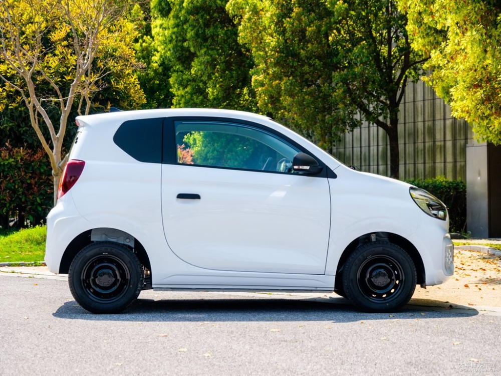 Bên sườn của Roewe Clever Bên sườn của Roewe Clever