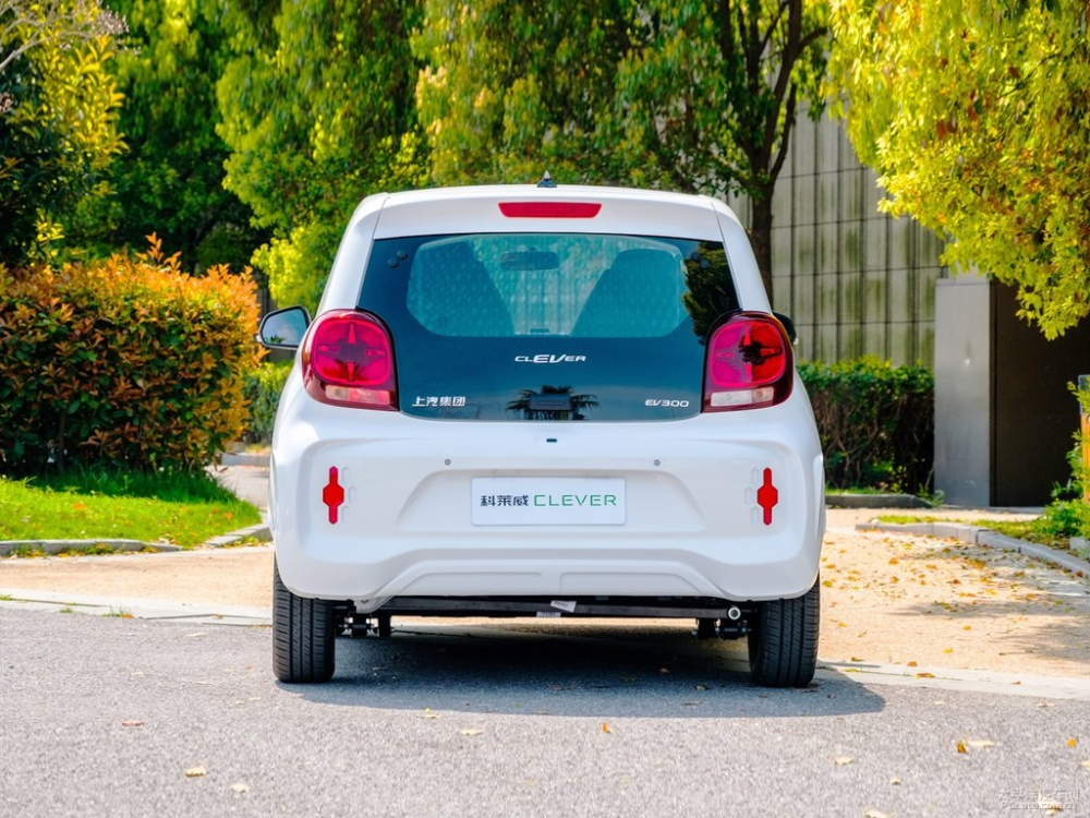 Nhìn thẳng đuôi xe của Roewe Clever Nhìn thẳng đuôi xe của Roewe Clever
