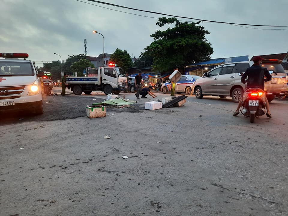 Vụ tai nạn khiến 1 người đi m&ocirc; t&ocirc; tử vong tại chỗ