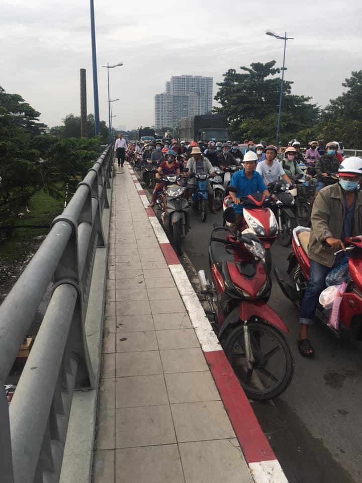 Vụ tai nạn khiến giao thông bị ùn tắc nghiêm trọng