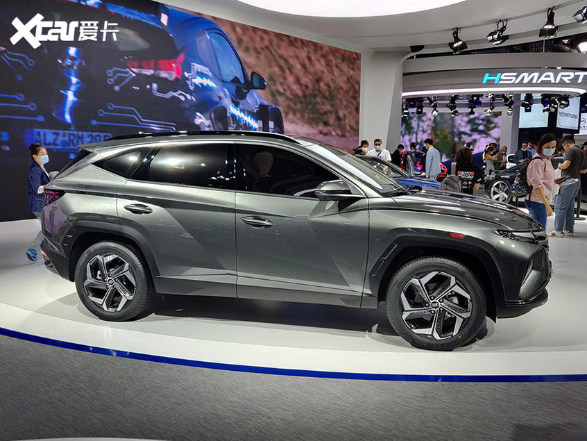 Hyundai Tucson L 2021 sở hữu chiều d&agrave;i cơ sở ngang ngửa Santa Fe