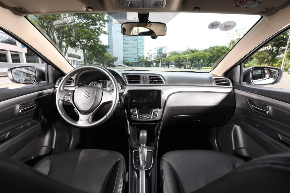 Khoang lái Suzui Ciaz mới Khoang lái Suzui Ciaz mới