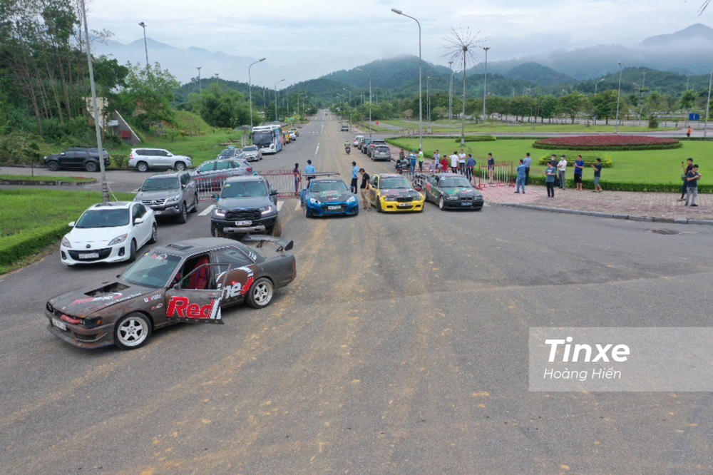 C&aacute;c hoạt động b&ecirc;n lề của giải đua PVOIL 2020 gồm c&oacute; tr&igrave;nh diện drift v&agrave; đua xe điều khiển HROC.
