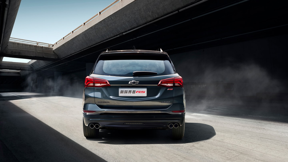 Nhìn chính diện đuôi xe Chevrolet Equinox 2021 Nhìn chính diện đuôi xe Chevrolet Equinox 2021