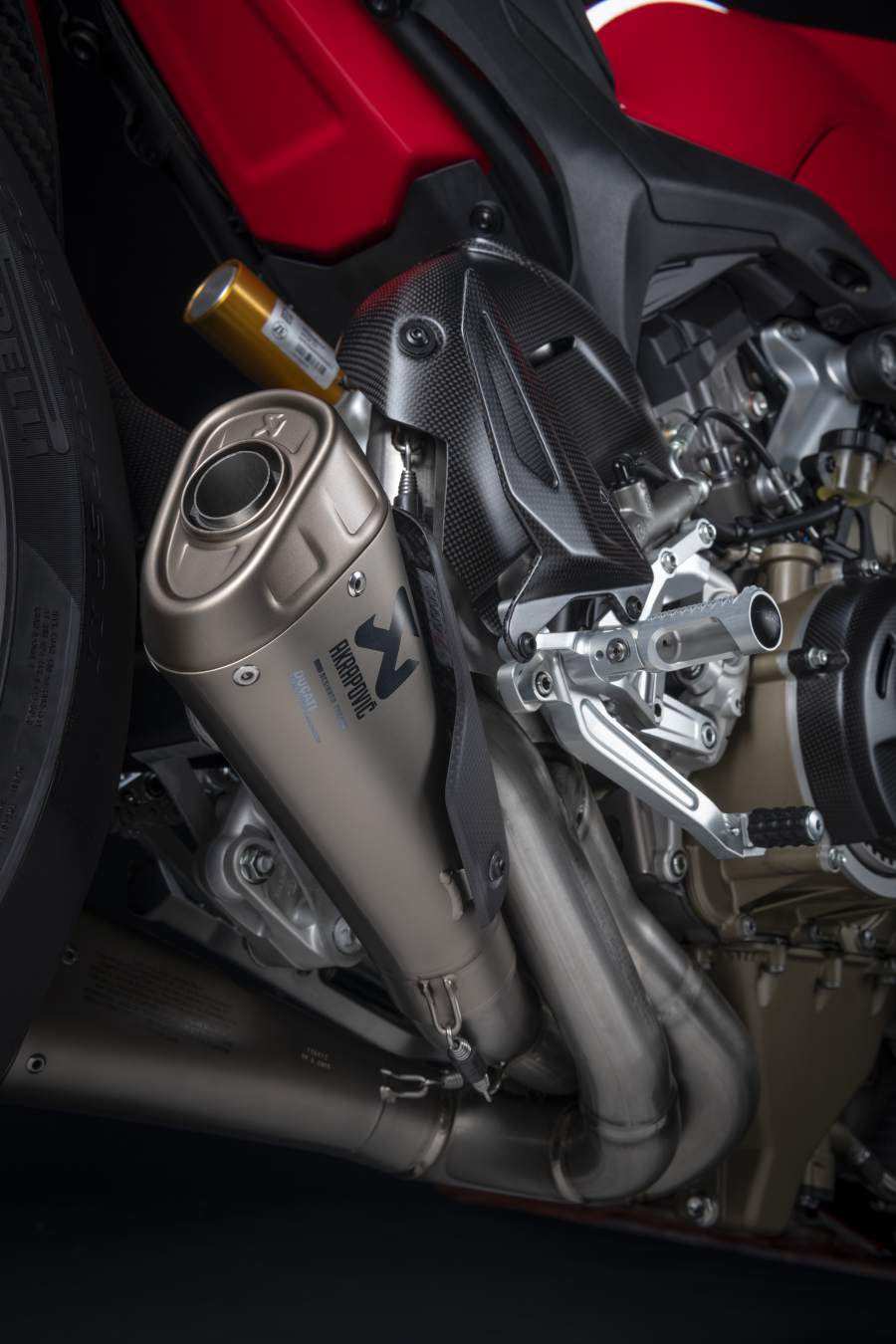 Lon p&ocirc; Akrapovic fullsystem, ốp g&oacute;t carbon