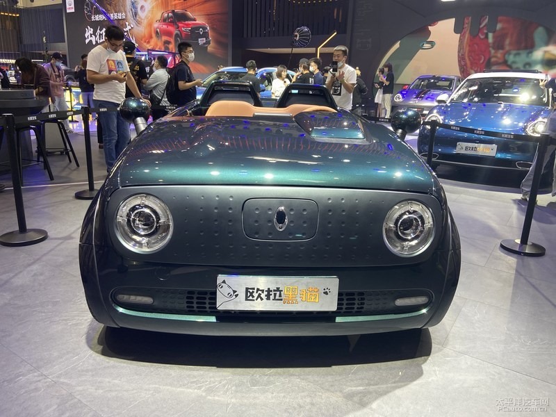 N&oacute; l&agrave; biến bản từ một mẫu xe điện hatchback c&oacute; sẵn, v&agrave; lấy nguồn cảm hứng từ xe thể thao&nbsp;thập ni&ecirc;n 1960