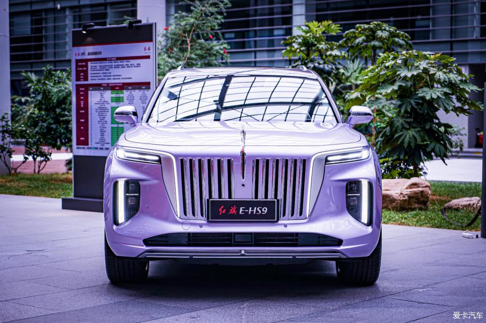 Cận cảnh thiết kế đầu xe của Hồng Kỳ E-HS9 Cận cảnh thiết kế đầu xe của Hồng Kỳ E-HS9
