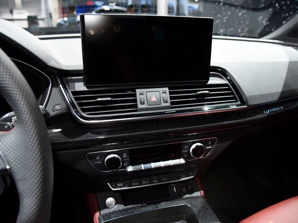 M&agrave;n h&igrave;nh cảm ứng 10,1 inch của Audi Q5L Sportback 2021