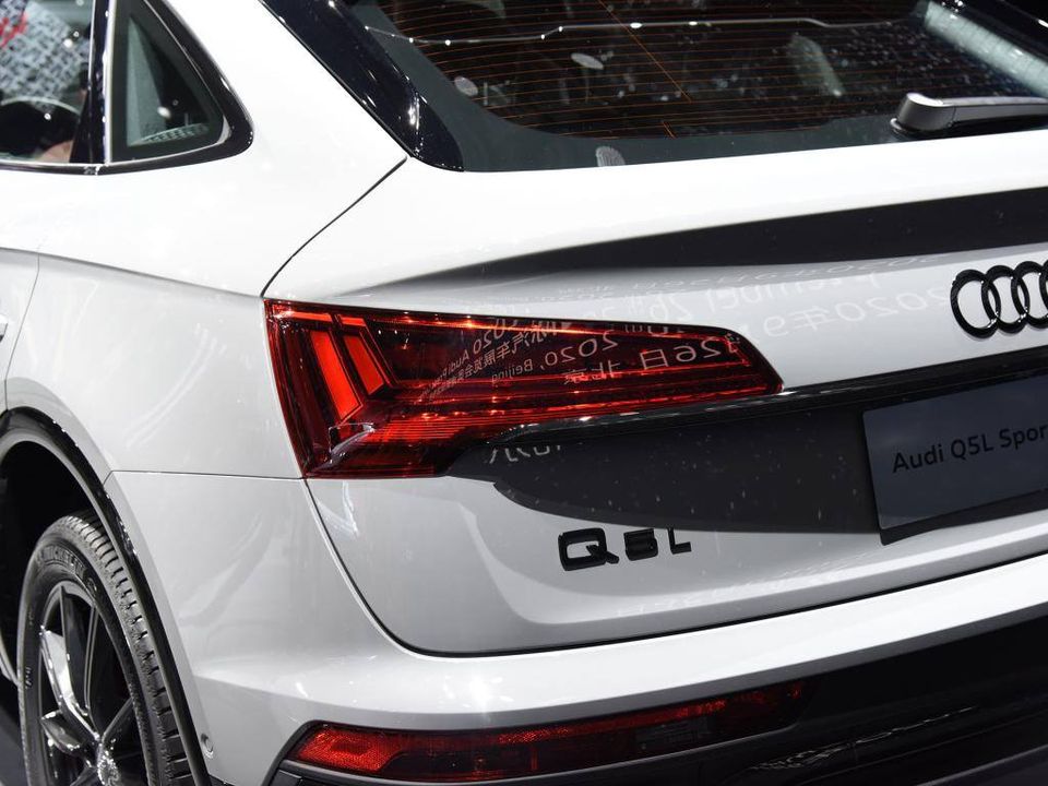 Đ&egrave;n hậu OLED của Audi Q5L Sportback 2021