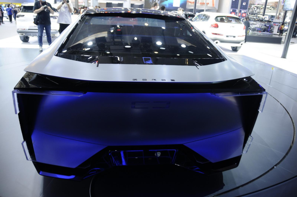 Phần đuôi của mẫu concept Qoros Milestone