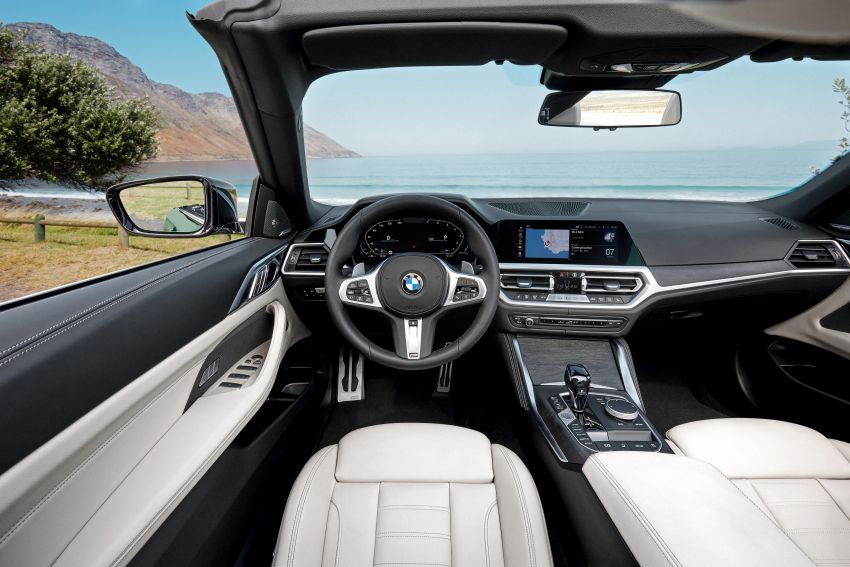 Khoang lái BMW 4 Series Convertible