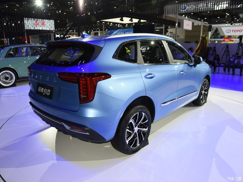Phía sau của Haval First Love không có được ấn tượng như phía trước