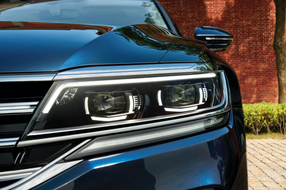 Cận cảnh đèn pha của Volkswagen Phideon 2021 Cận cảnh đèn pha của Volkswagen Phideon 2021