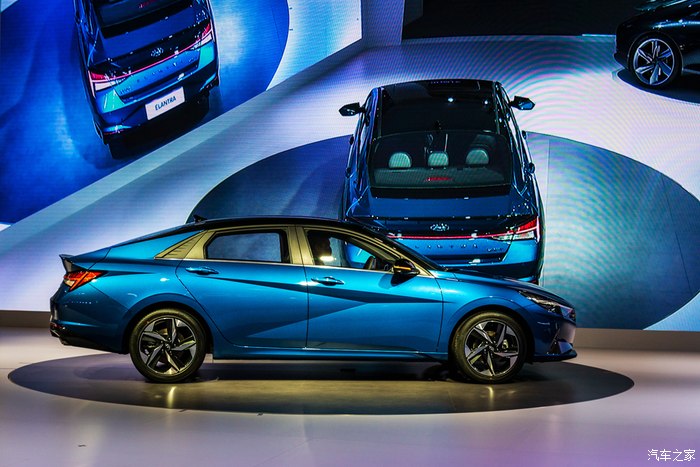 Hyundai Elantra 2021 dài hơn 30 mm so với phiên bản quốc tế
