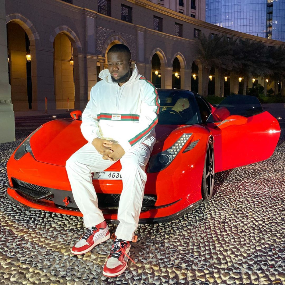 Tạo dáng cùng Ferrari 458 Italia độ Novitec