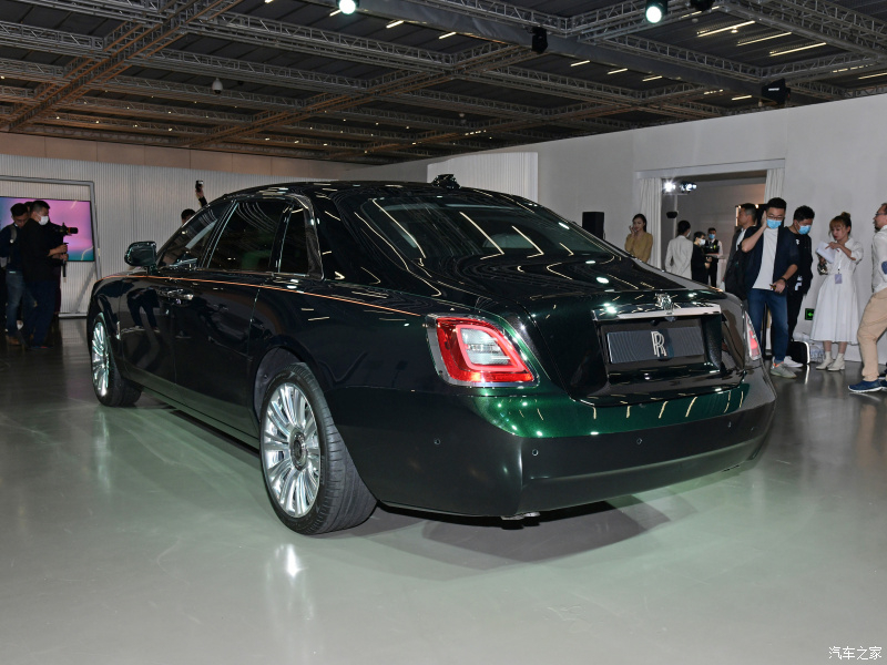 Thiết kế đằng sau của Rolls-Royce Ghost Extended 2021