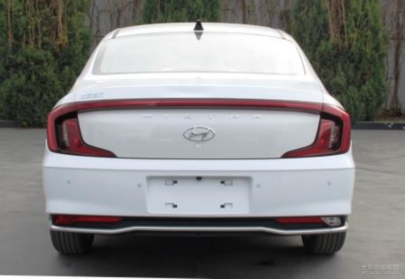 Thiết kế đằng sau của Hyundai Mistra 2021