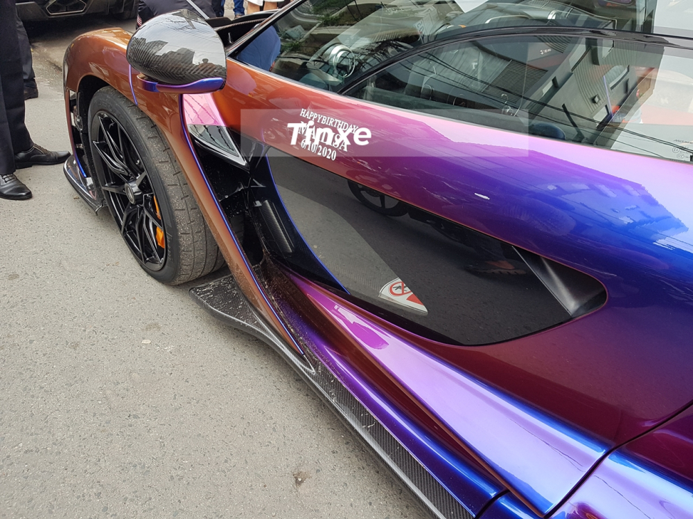 Những góc nhìn khác nhau trên màu sơn Cerberus Pearl của McLaren Senna độc nhất Việt Nam