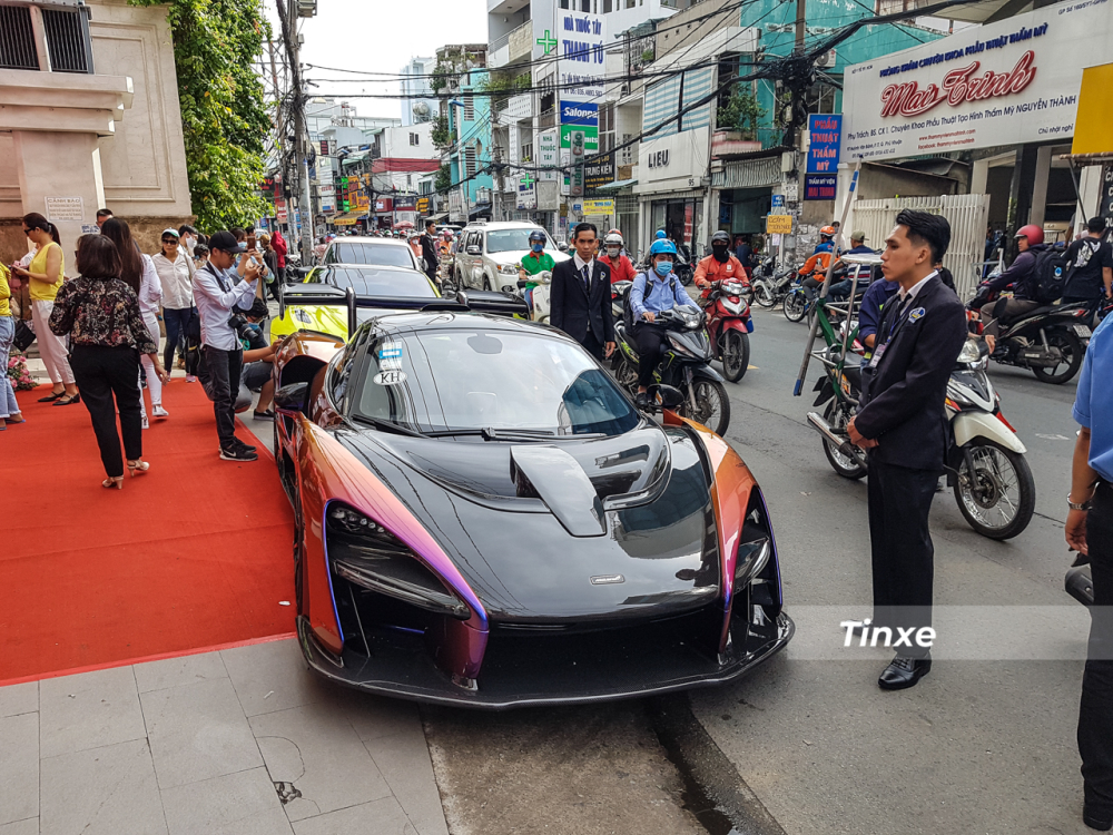 C&ograve;n đ&acirc;y l&agrave; t&acirc;m điểm của mọi sự ch&uacute; &yacute;, McLaren Senna chỉ c&oacute; 500 chiếc tr&ecirc;n to&agrave;n thế giới