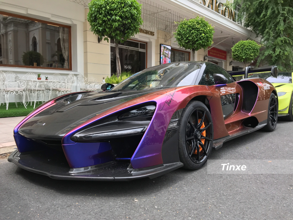 Xe có 3 màu chính là xanh, tím và cam nhạt