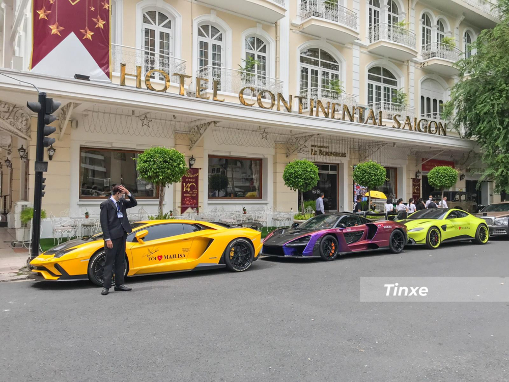 Vào sáng sớm ngày 6 tháng 10 năm 2020, đoàn siêu xe và xe siêu sang 5 chiếc của doanh nhân quận 12 đã có mặt trên con đường Huỳnh Văn Bánh, quận Phú Nhuận, Tp.HCM đã thu hút không ít sự chú ý của người dân đi đường cũng như giới mê xe. Đến trưa cùng ngày, dàn xe khủng này bắt đầu nhổ neo để di chuyển ra 1 trong nhiều thánh địa siêu xe nổi bật nhất tại Việt Nam.