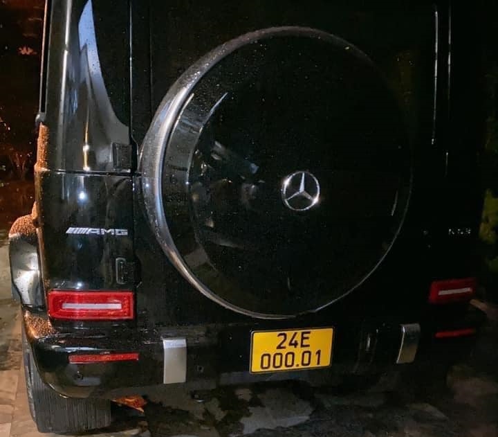 Biển số của chiếc Mercedes-AMG G63 ở L&agrave;o Cai cũng rất đẹp mắt khi mang h&agrave;m &yacute; dẫn đầu hay độc nhất