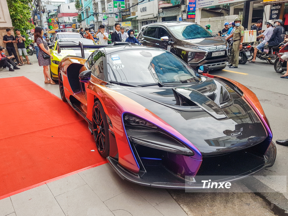 McLaren Senna là tâm điểm của mọi sự chú ý trong dàn xe này