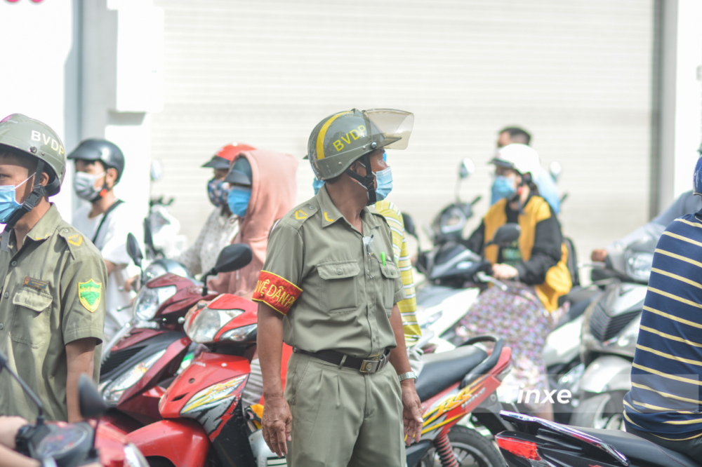 Đội bảo vệ dân phố phải điều tiết giao thông