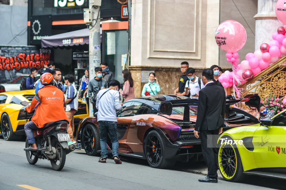 Màu sơn độc đáo tắc kè Cerberus Pearl do bộ phận cá nhân hoá MSO của hãng McLaren phát triển