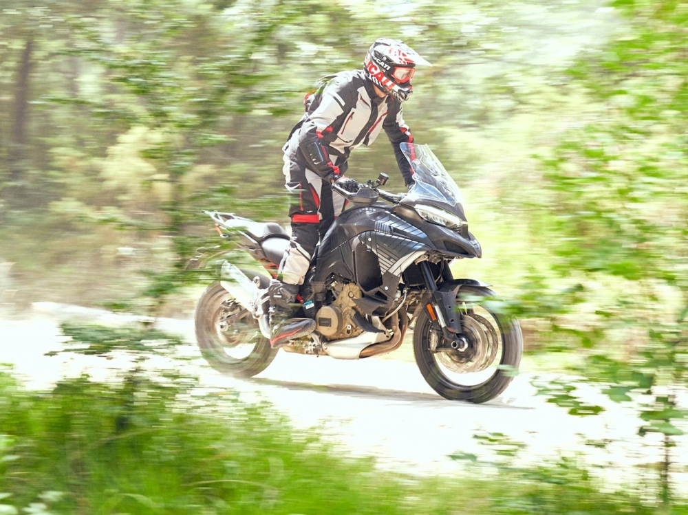 Với công suất gần 170 mã lực, Ducati Multistrada V4 là xe Adventure Touring mạnh nhất trên thị trường