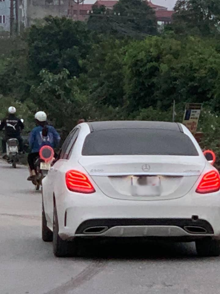 C&aacute;c d&ograve;ng xe sang đắt tiền n&ecirc;n mua th&ecirc;m g&oacute;i bảo hiểm vật chất mở rộng để quyền lợi được đảm bảo.